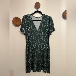 41 HAWTHORN Elisse Knit Surplice Dress | L | Green
